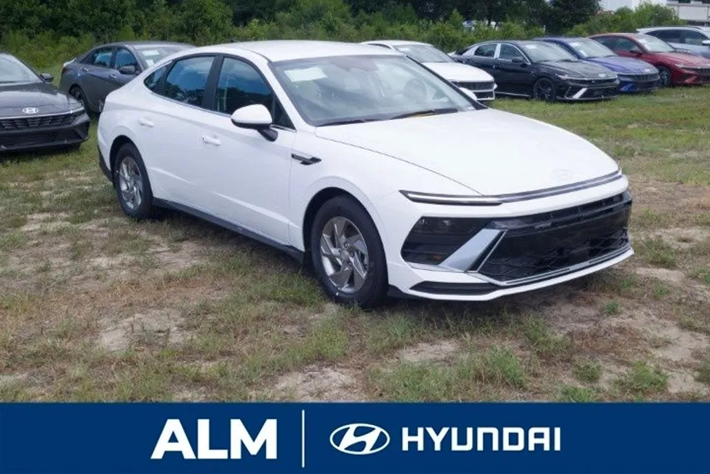 2025 Hyundai Sonata SE photo 1