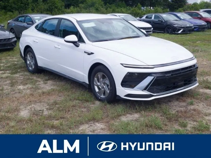 2025 Hyundai Sonata SE photo 1