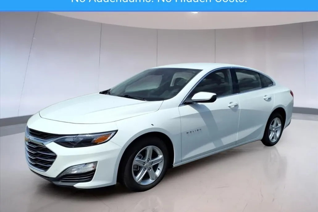 2023 Chevrolet Malibu LS photo 1