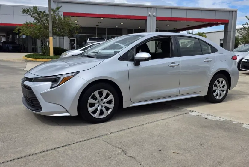 2024 Toyota Corolla Hybrid LE photo 1
