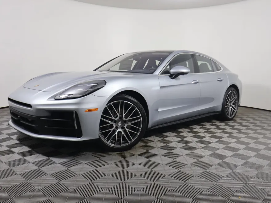 2025 Porsche Panamera 4 photo 1
