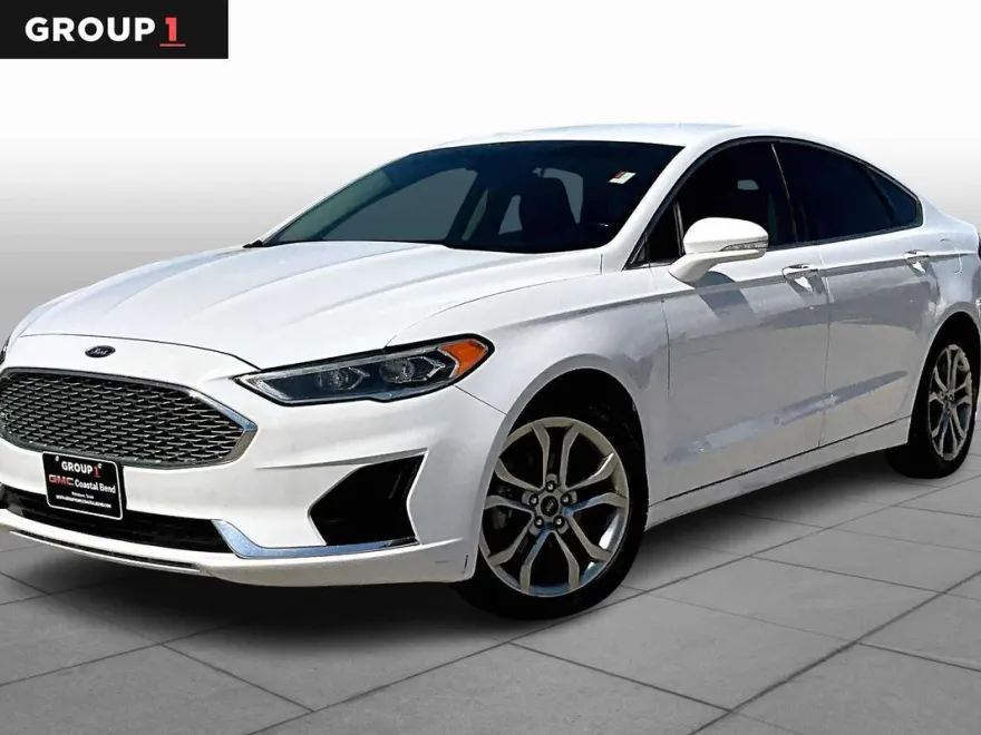 2019 Ford Fusion SEL photo 1