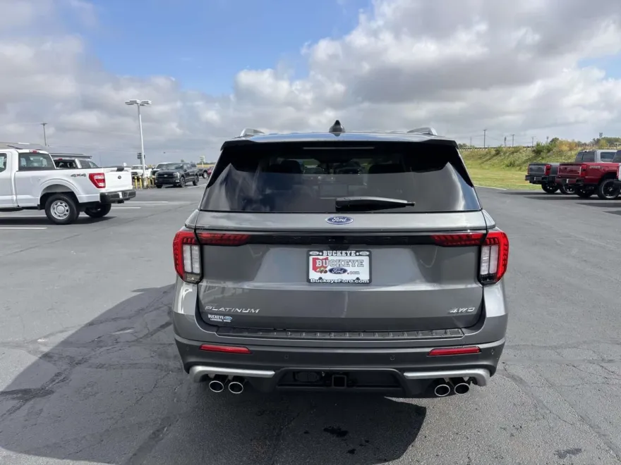 2025 Ford Explorer Platinum photo 1