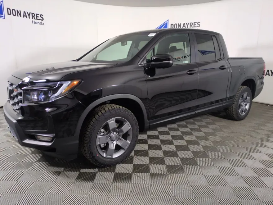 2025 Honda Ridgeline TrailSport photo 1