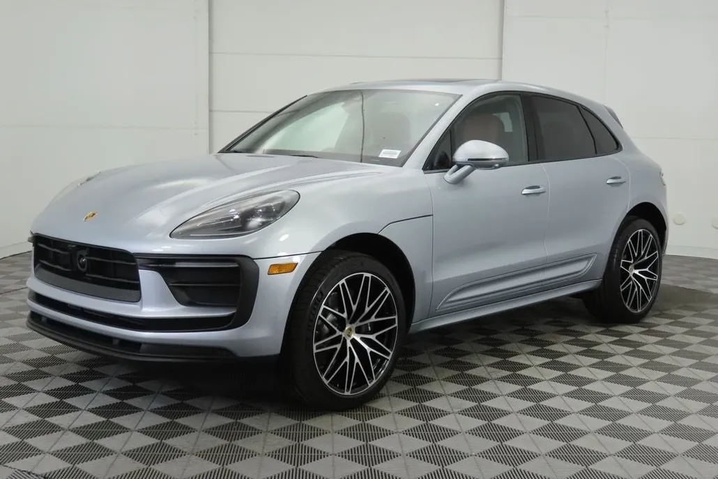 2025 Porsche Macan Base photo 1