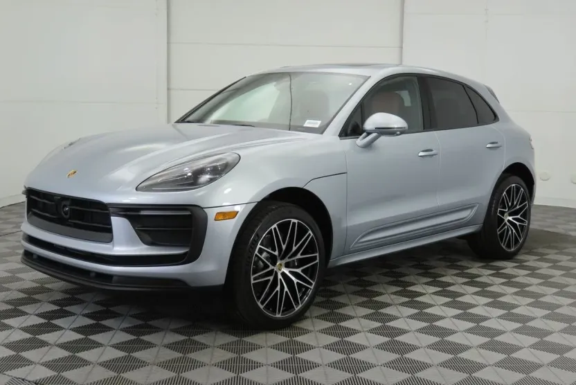 2025 Porsche Macan Base photo 1