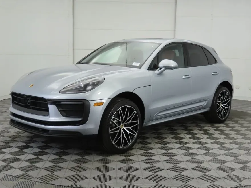 2025 Porsche Macan Base photo 1