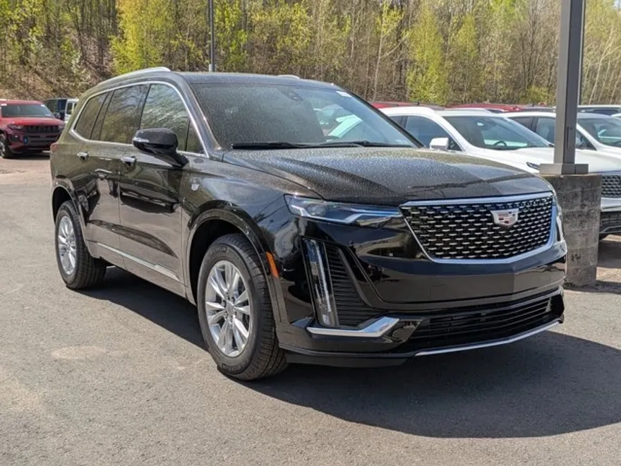 2025 Cadillac XT6 Luxury photo 1