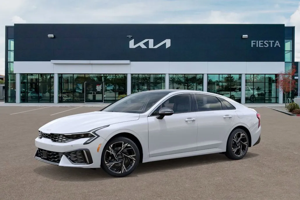2025 Kia K5 GT-Line photo 1
