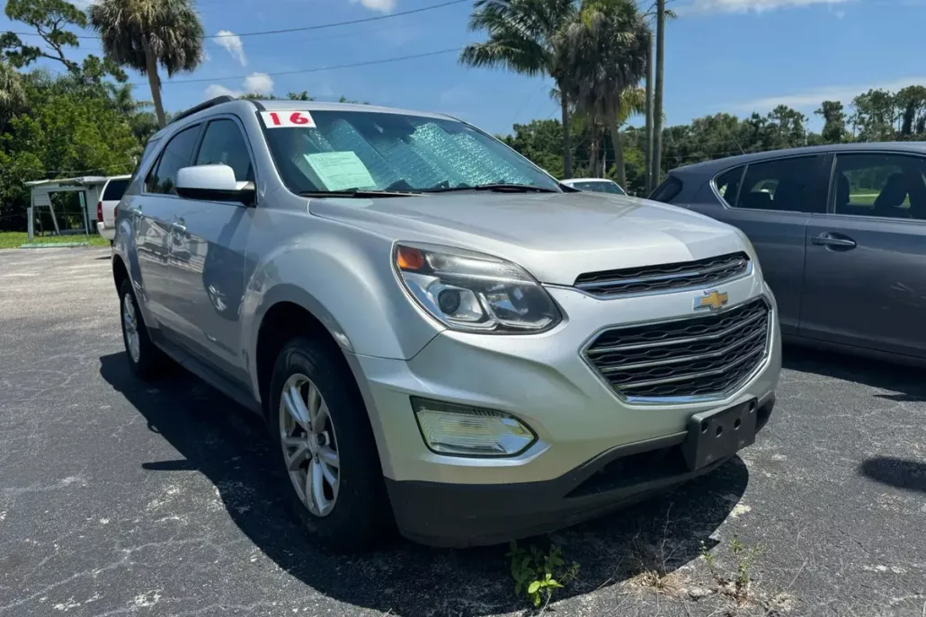 2016 Chevrolet Equinox LT photo 1
