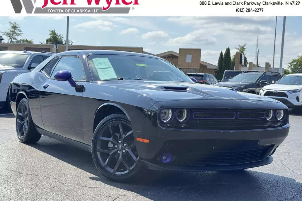 2023 Dodge Challenger SXT photo 1