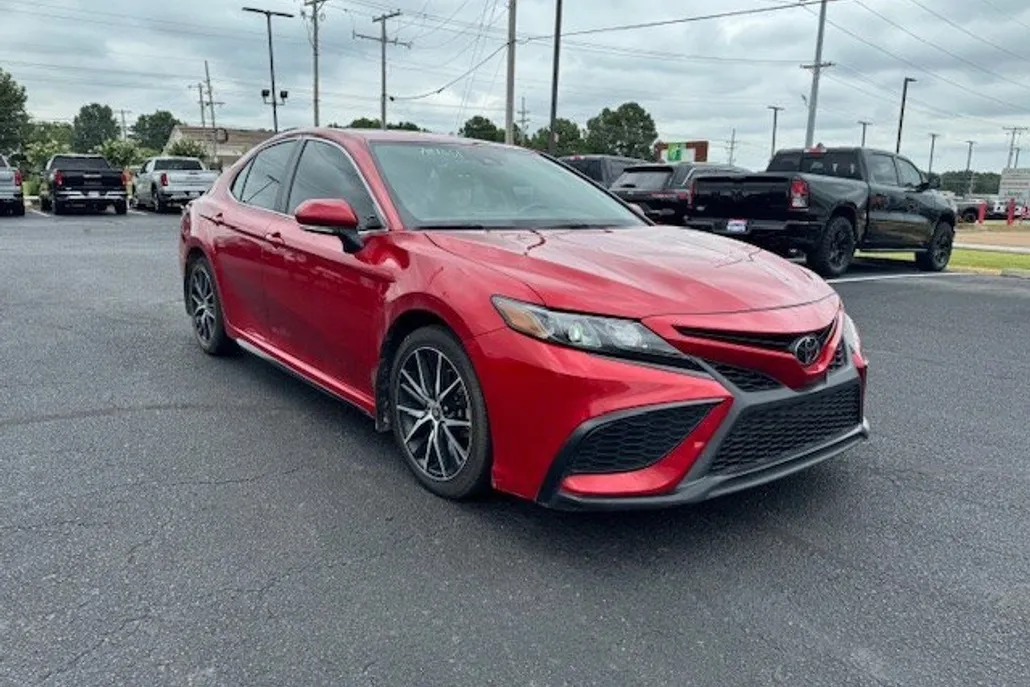 2023 Toyota Camry SE photo 1