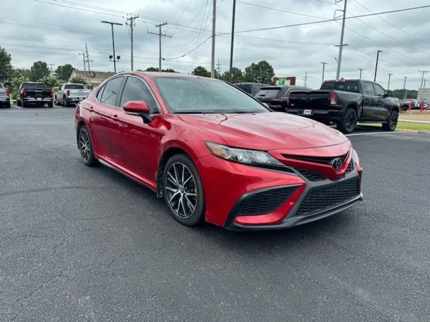 2023 Toyota Camry SE photo 1