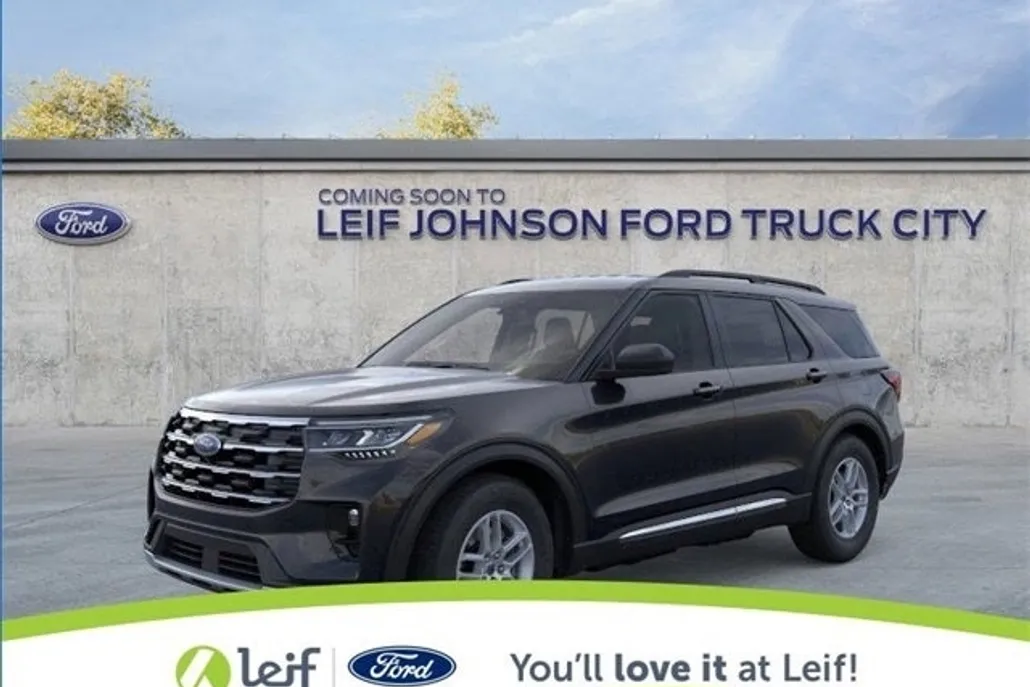 2025 Ford Explorer photo 1