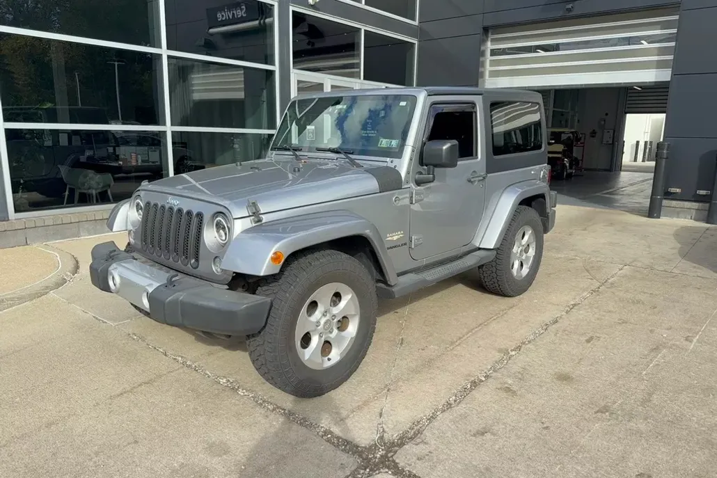 2015 Jeep Wrangler Sahara photo 1