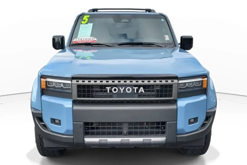 2025 Toyota Highlander Hybrid photo 1