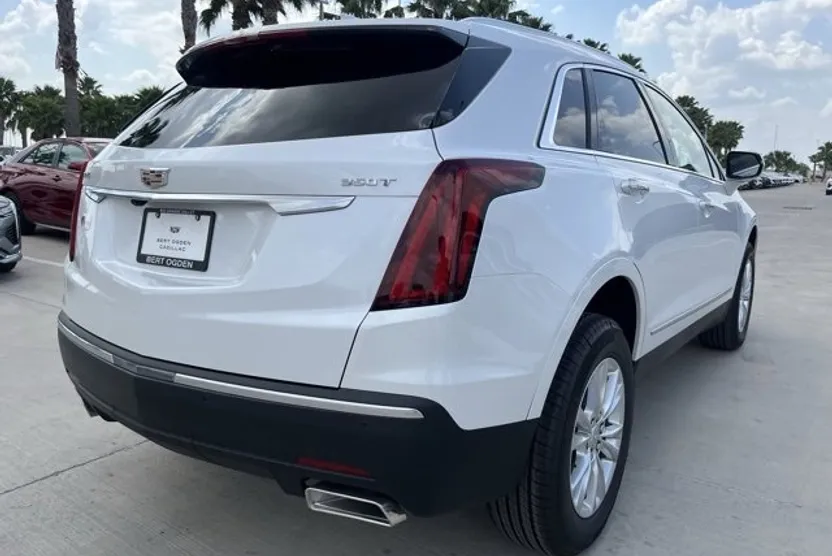 2025 Cadillac XT5 Luxury photo 1