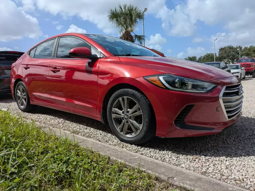 2017 Hyundai Elantra SE photo 1