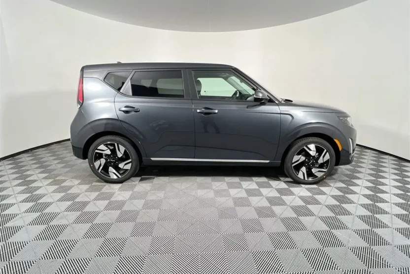2025 Kia Soul GT-Line photo 1