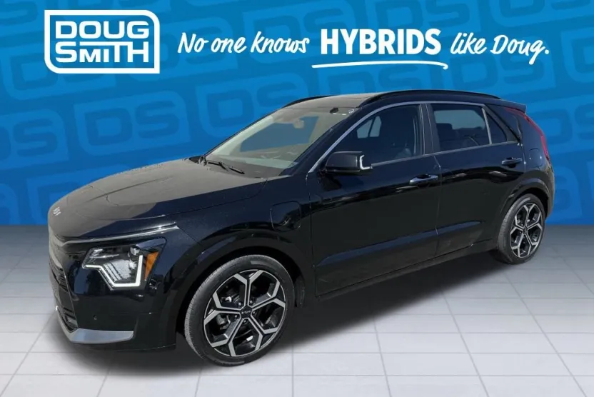 2023 Kia Niro Plug-In Hybrid SX Touring photo 1