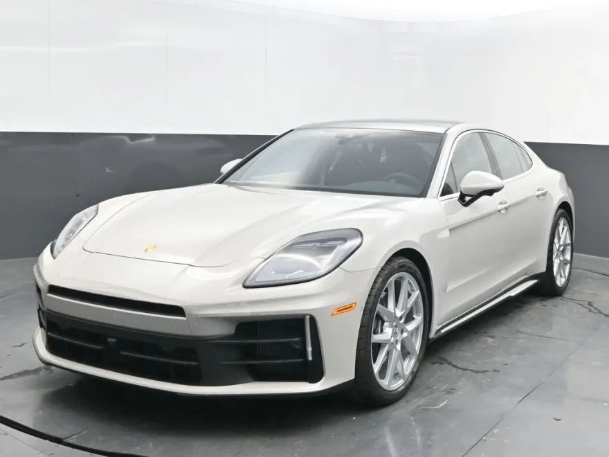 2025 Porsche Panamera 4 photo 1