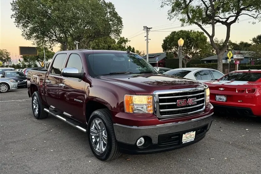 2013 Gmc Sierra 1500 SLE photo 1