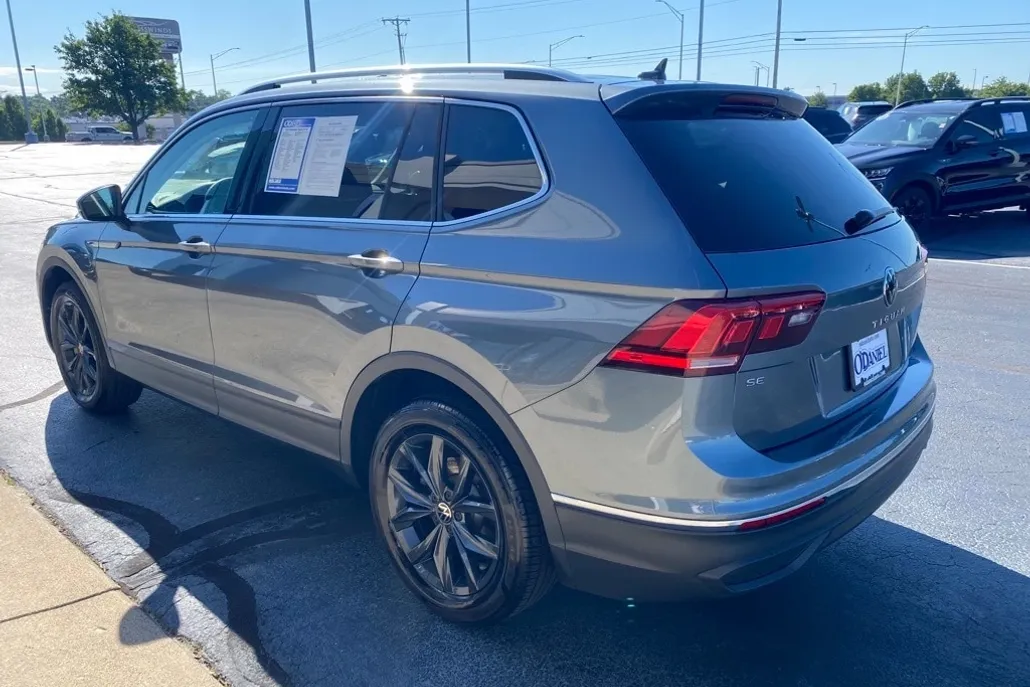 2024 Volkswagen Tiguan SE Wolfsburg Edition photo 1