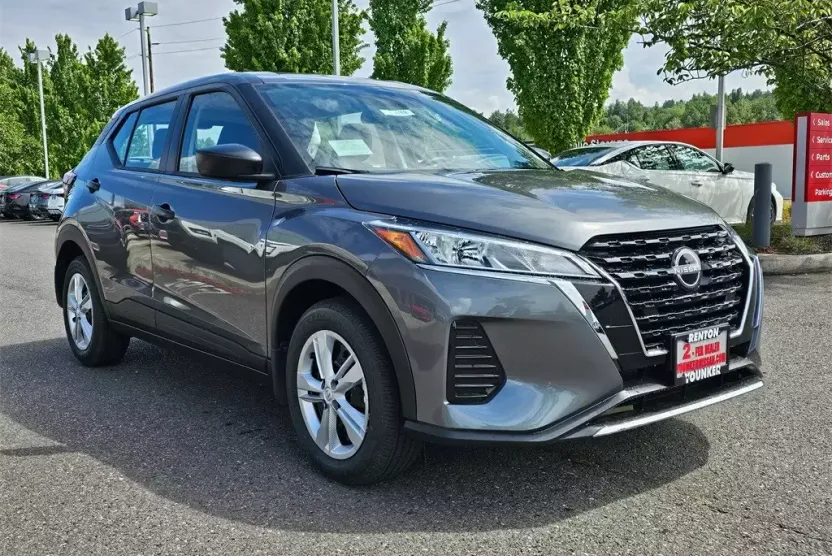 2025 Nissan Kicks Play S photo 1