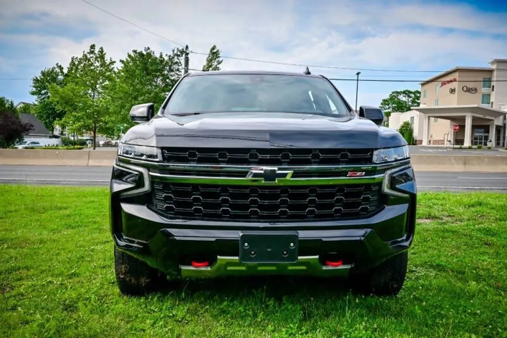 2021 Chevrolet Suburban Z71 photo 1