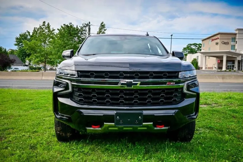 2021 Chevrolet Suburban Z71 photo 1