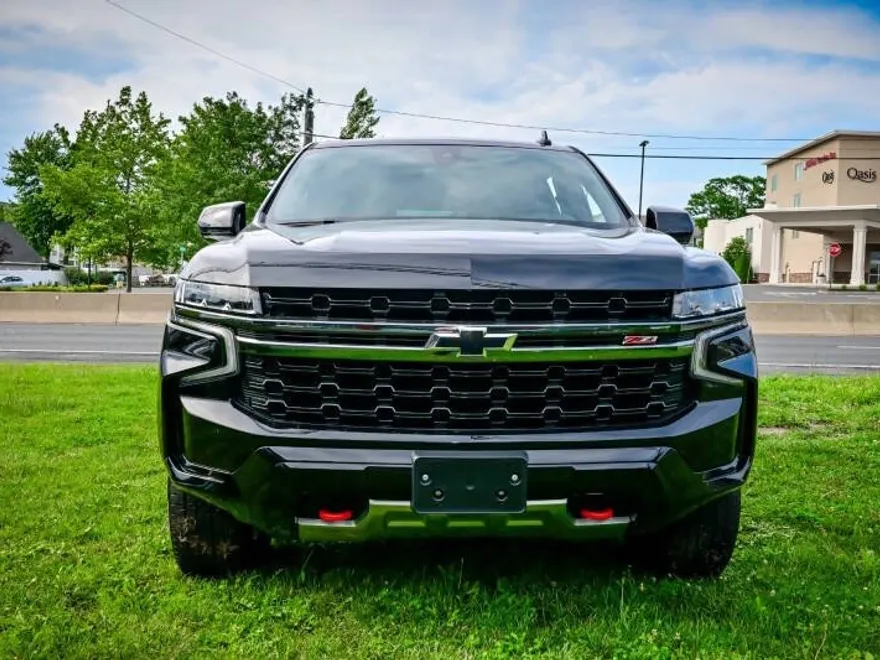 2021 Chevrolet Suburban Z71 photo 1