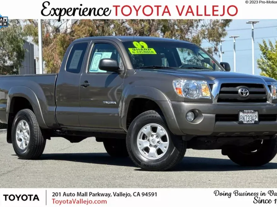 2009 Toyota Tacoma PreRunner photo 1