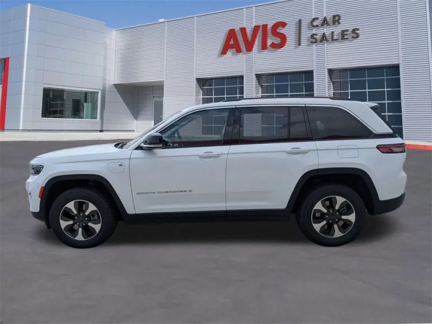 2023 Jeep Cherokee 4xe photo 1