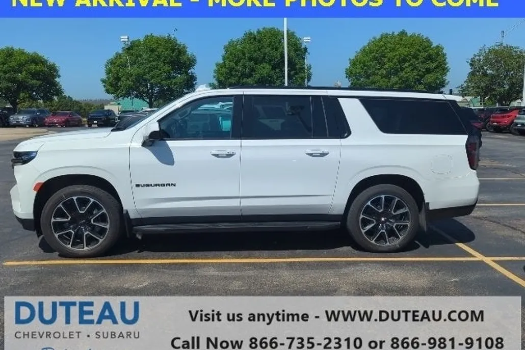 2022 Chevrolet Suburban RST photo 1