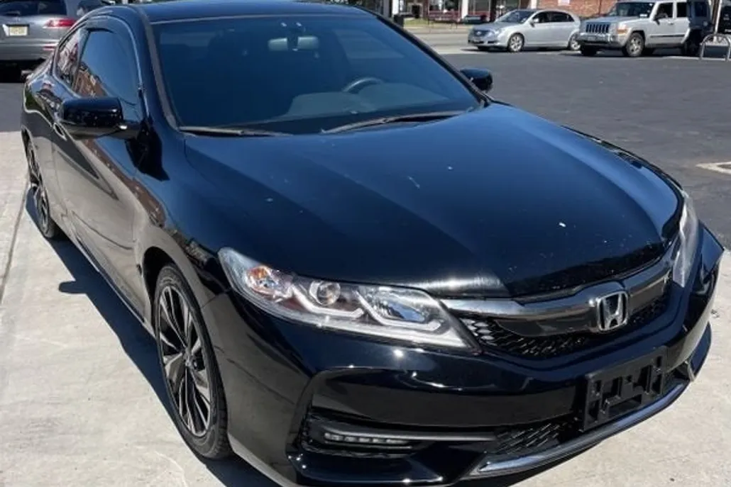 2016 Honda Accord EX photo 1