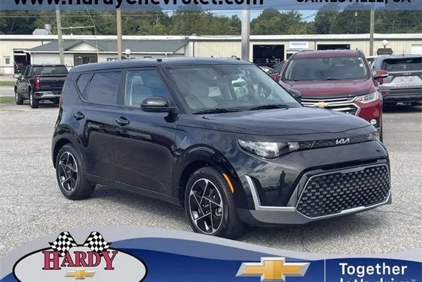 2023 Kia Soul EX photo 1