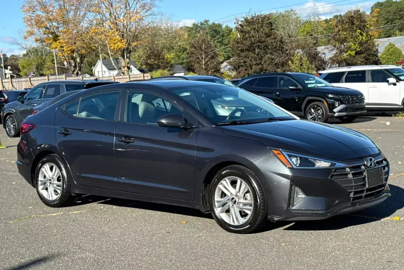 2020 Hyundai Elantra Value Edition photo 1