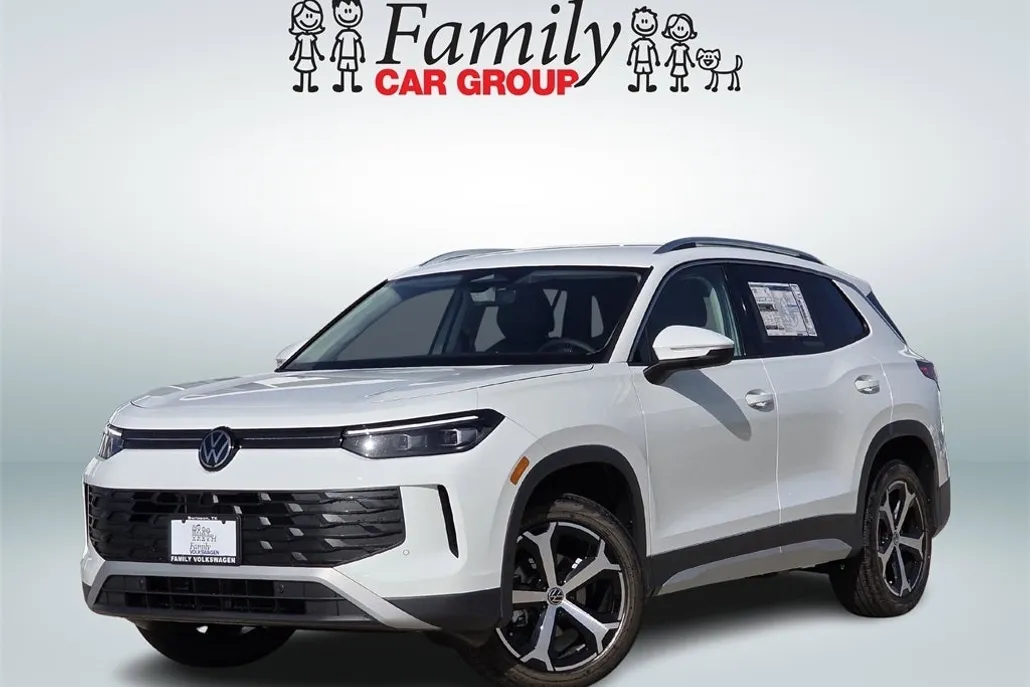 2025 Volkswagen Tiguan SE photo 1