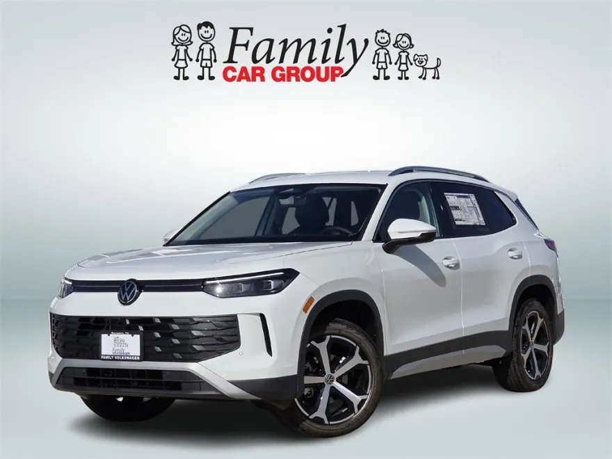 2025 Volkswagen Tiguan SE photo 1