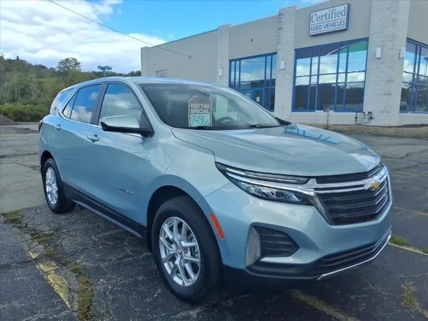 2022 Chevrolet Equinox LT photo 1