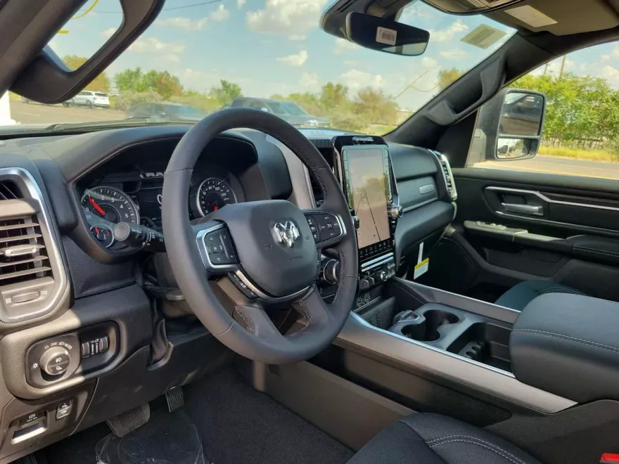 2025 Ram 1500 Big Horn photo 1