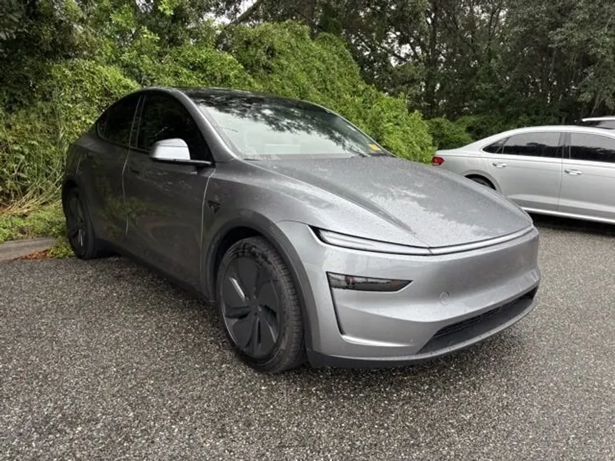 2026 Tesla Model Y Long Range photo 1