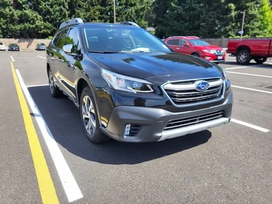 2022 Subaru Outback Touring photo 1