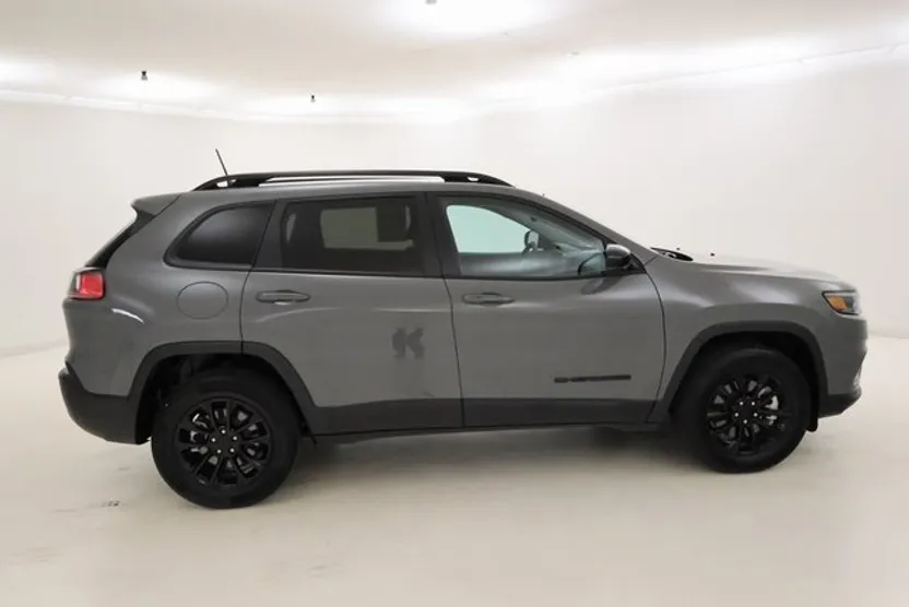 2023 Jeep Cherokee Altitude Lux photo 1