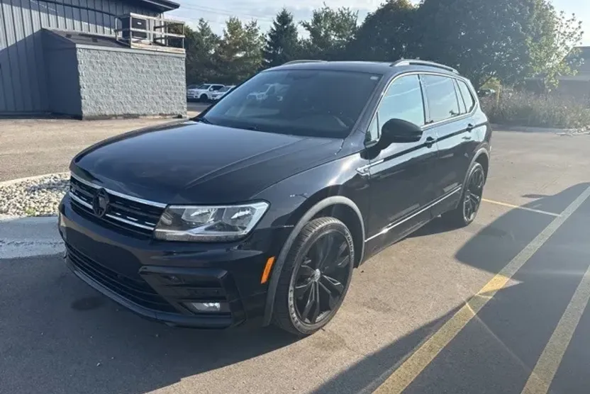2020 Volkswagen Tiguan SE R-Line Black photo 1