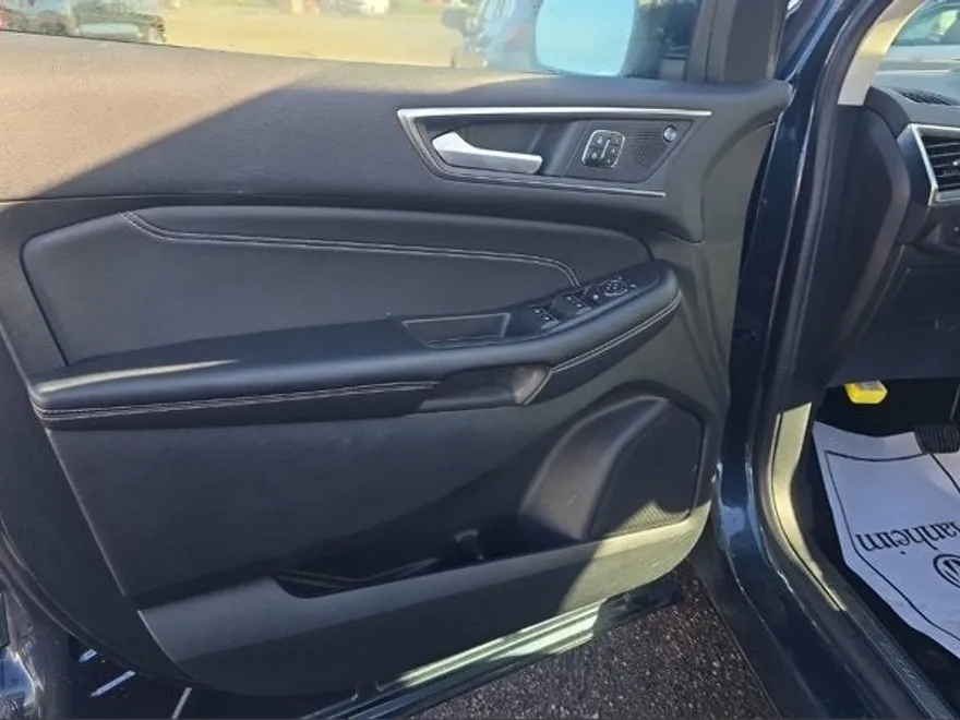 2022 Ford Edge Titanium photo 12