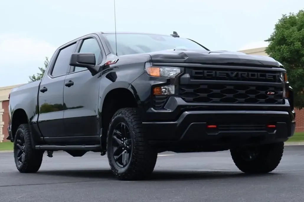 2025 Chevrolet Silverado 1500 Custom Trail Boss photo 1