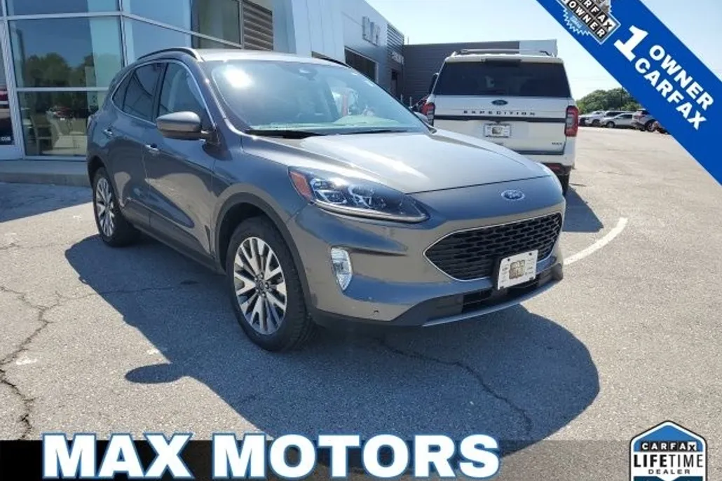 2022 Ford Escape Titanium photo 1