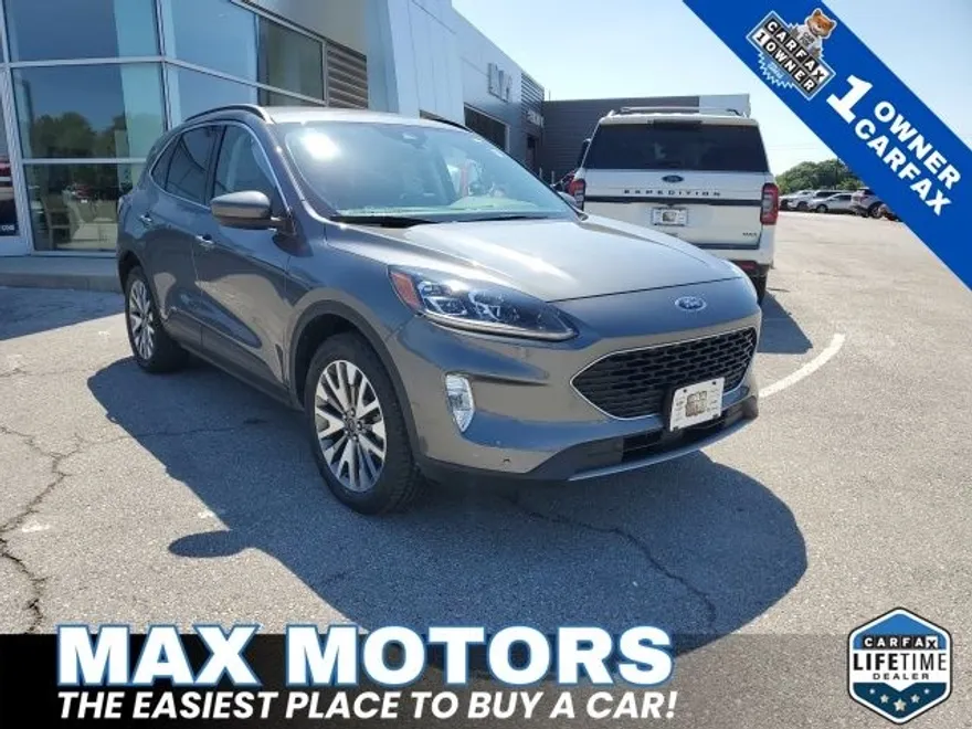 2022 Ford Escape Titanium photo 1