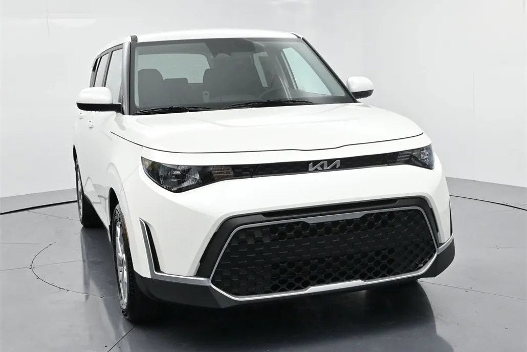 2025 Kia Soul S photo 1
